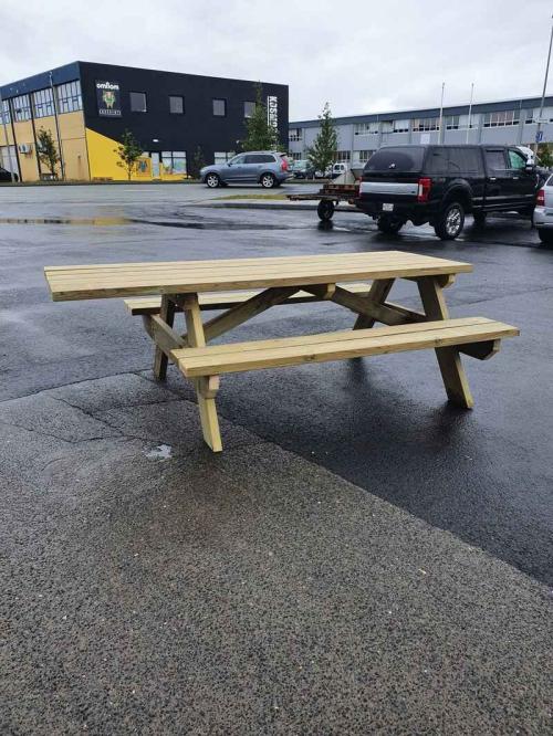 Bekkjaborð með hjólastólaaðgengi