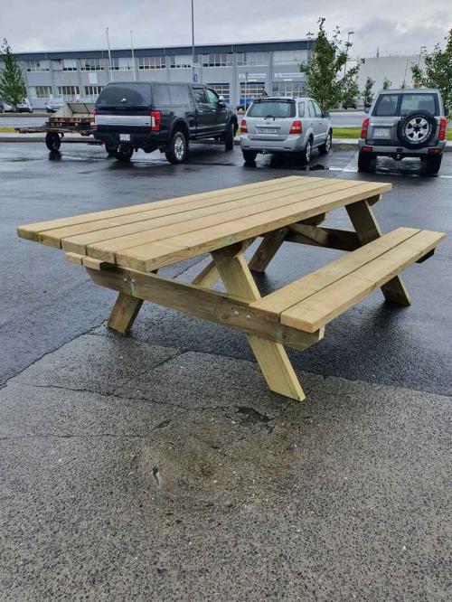 Bekkjaborð með hjólastólaaðgengi