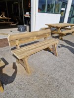 Garðbekkur með baki